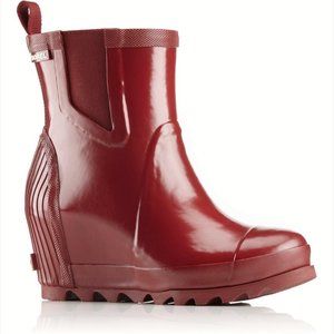 NWOT - Sorel Joan Rain Wedge Chelsea Gloss Rain Boot - 7.5